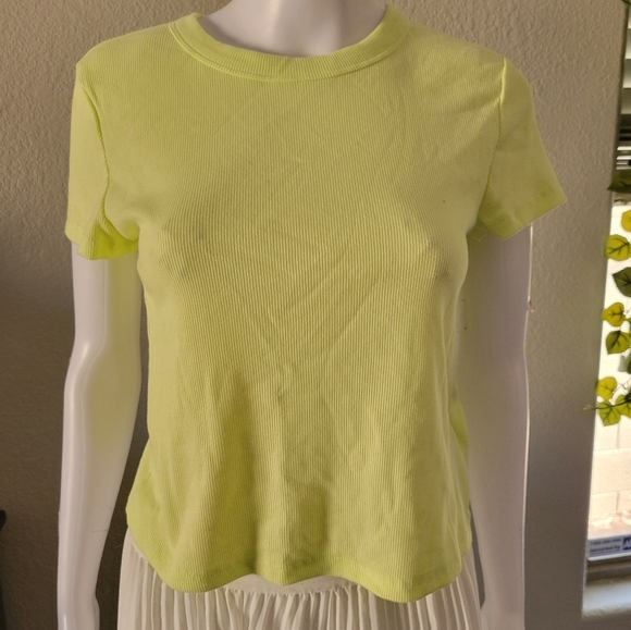 Old Navy Cropped Ribbed Top - Picture 1 of 4